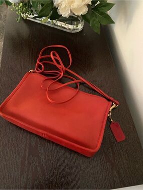 EUC Vintage Coach Basic Bag